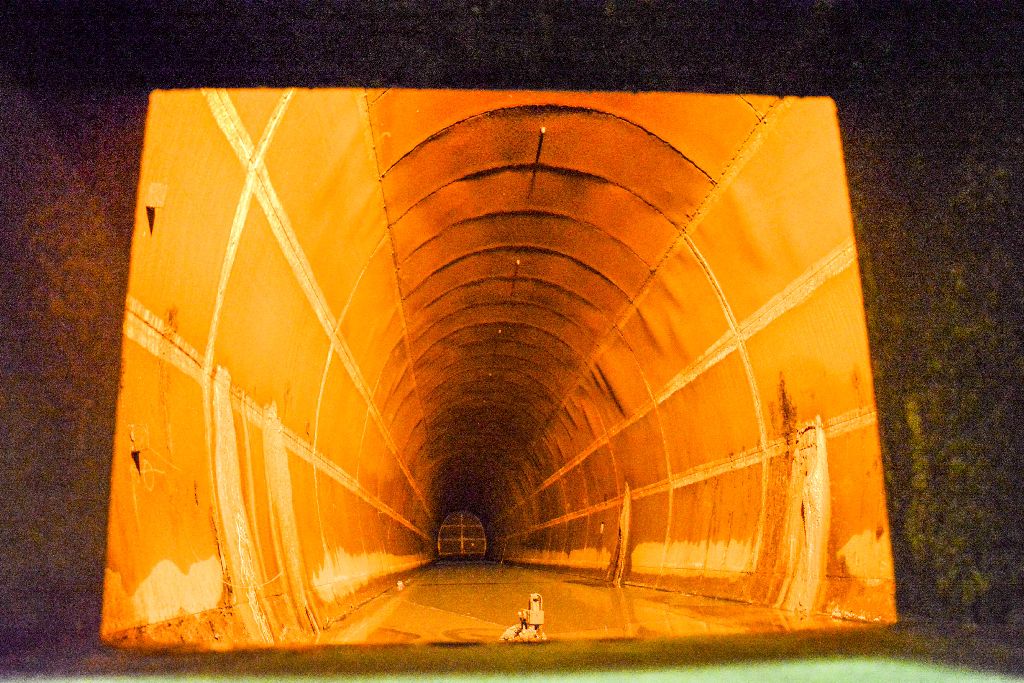 Tunnel als Kerosin-Lager